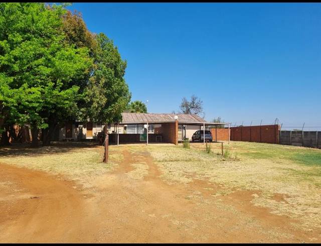 FARM FOR SALE IN MONAVONI AH